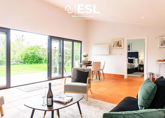 Quarry View Garden Studio In Shrewsbury With Parking